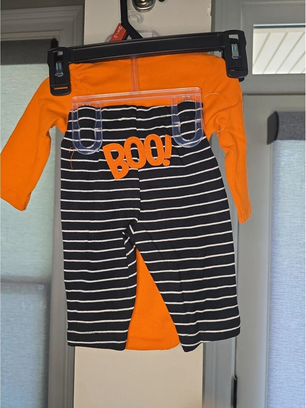 3m  nwt hallowen outfit from carters item  26G8